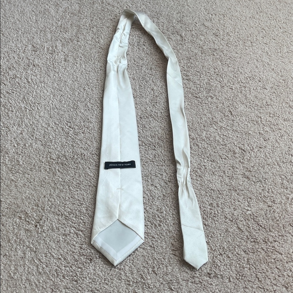 Jones New York Classic Ivory Tie - Picture 2 of 3